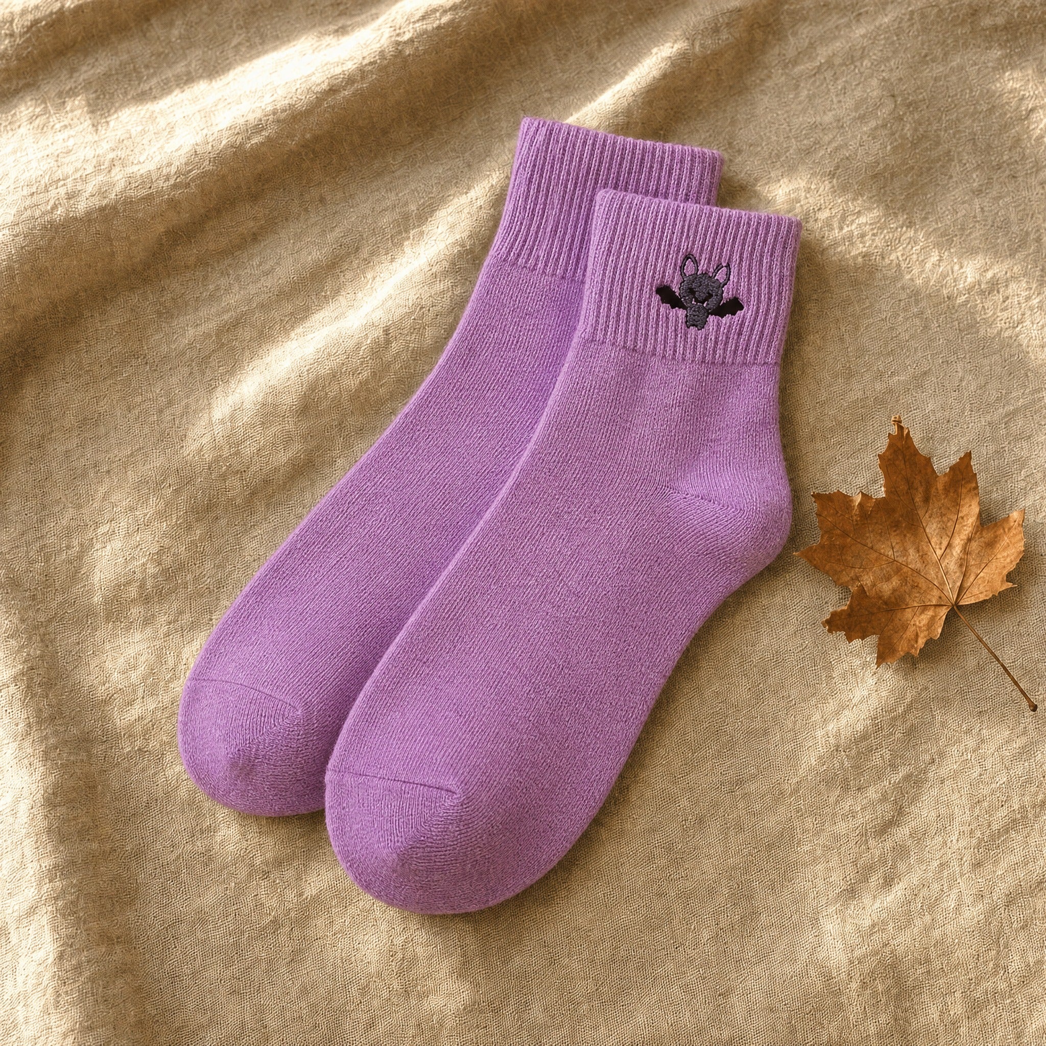 Bat sock styled, lilac