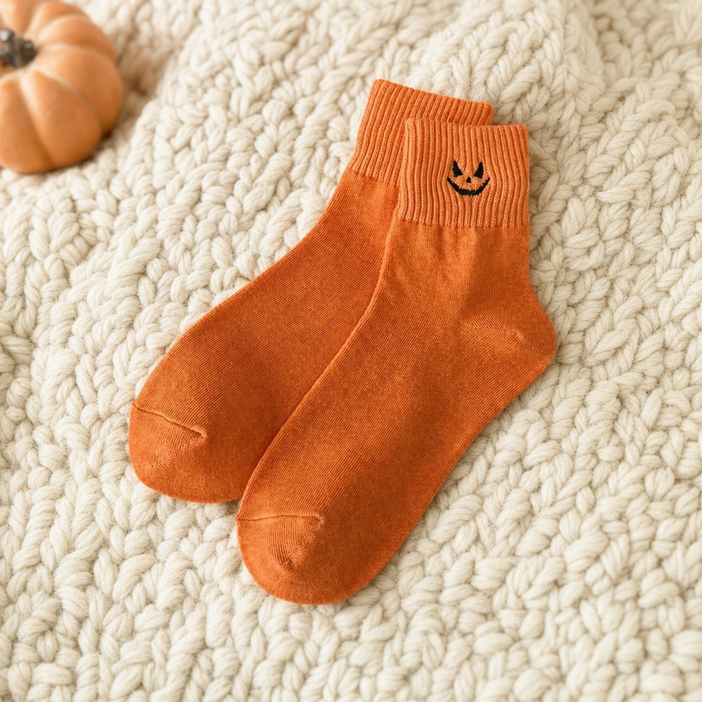 Pumpkin design on burnt orange
